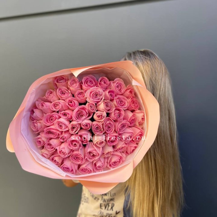 55 розовых роз в Нижневартовске