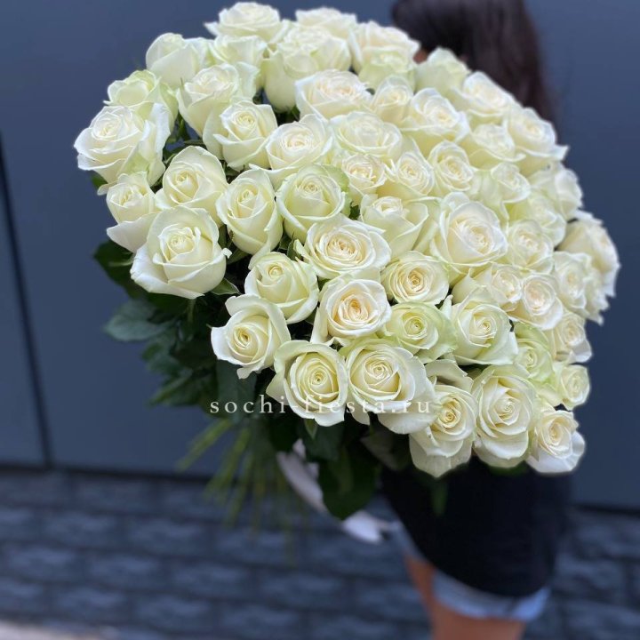 51 белоснежная высокая роза с доставкой в Нижневартовске