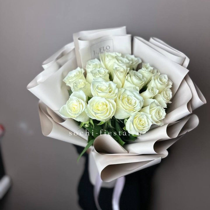 19 белых роз  в Нижневартовске