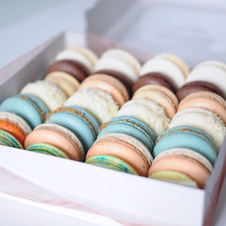 Коробка макаронс 25 шт. в Нижневартовске