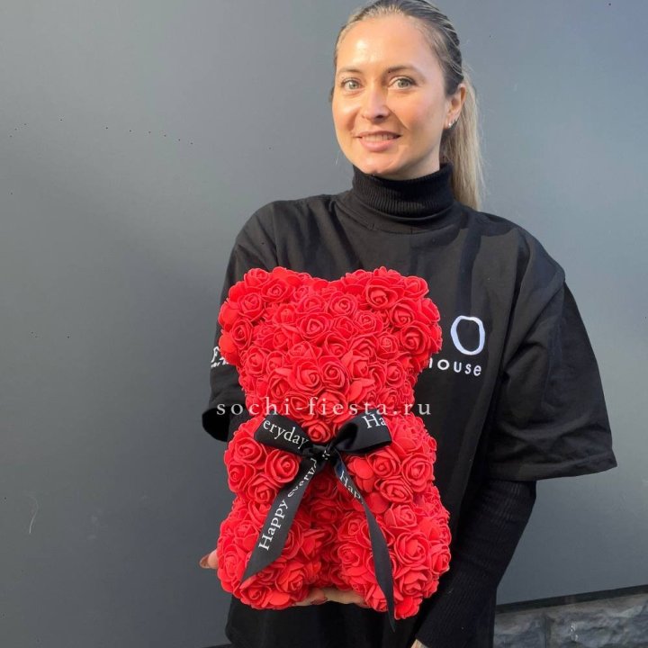 Медведь из роз красный в Нижневартовске