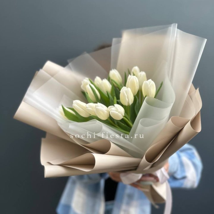 Букет из 15 белых тюльпанов в Нижневартовске