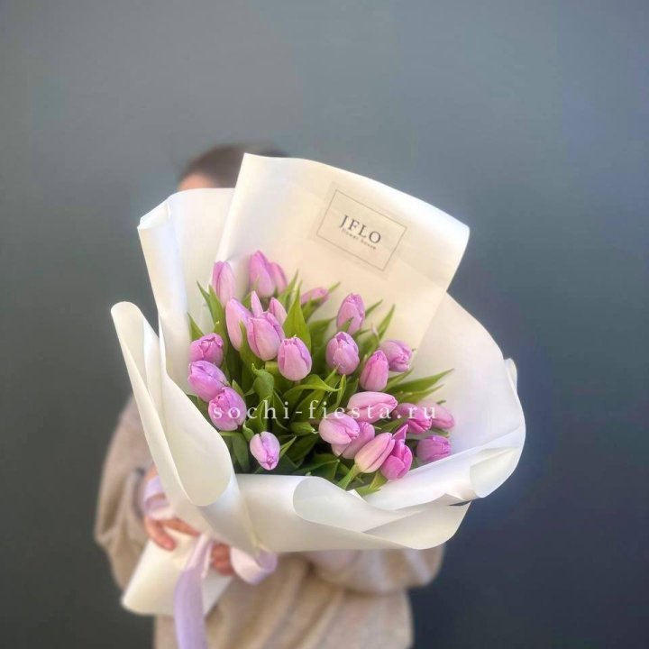 25 сиреневых тюльпанов в Нижневартовске