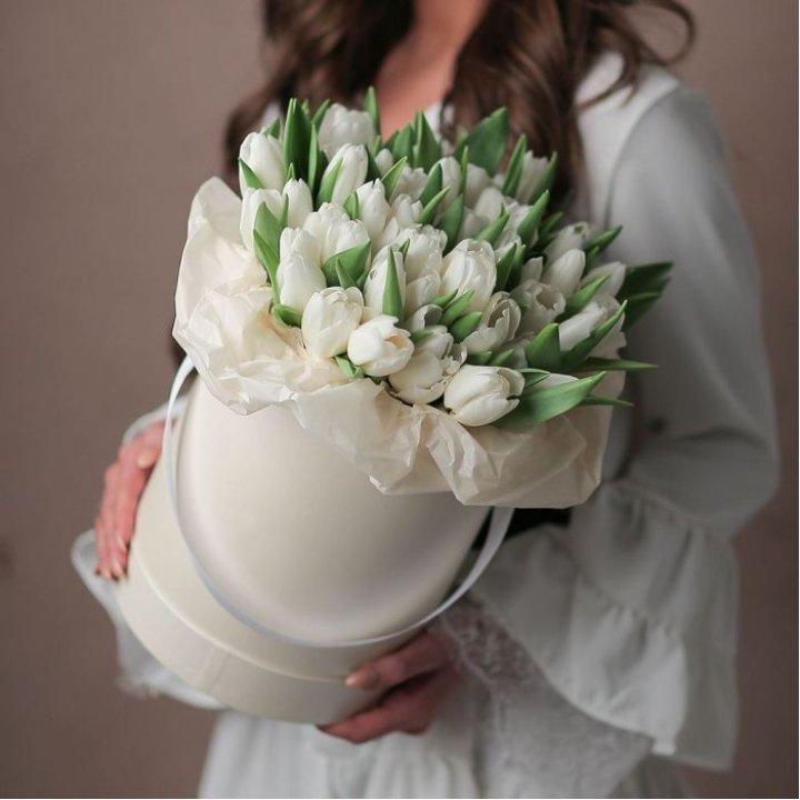 Тюльпаны в цилиндре  в Нижневартовске